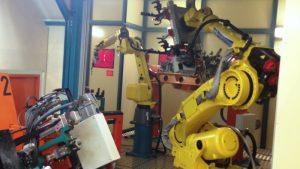 Soldadura MIG con alimentación y extracción automática de piezas mediante robot