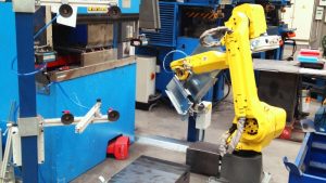 it-robotics - aplicaciones metal - plegado pan